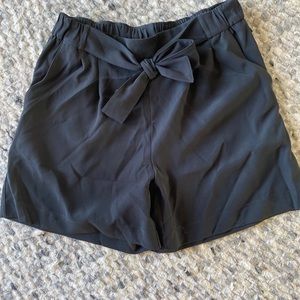 Paper bag Lululemon shorts Size 12